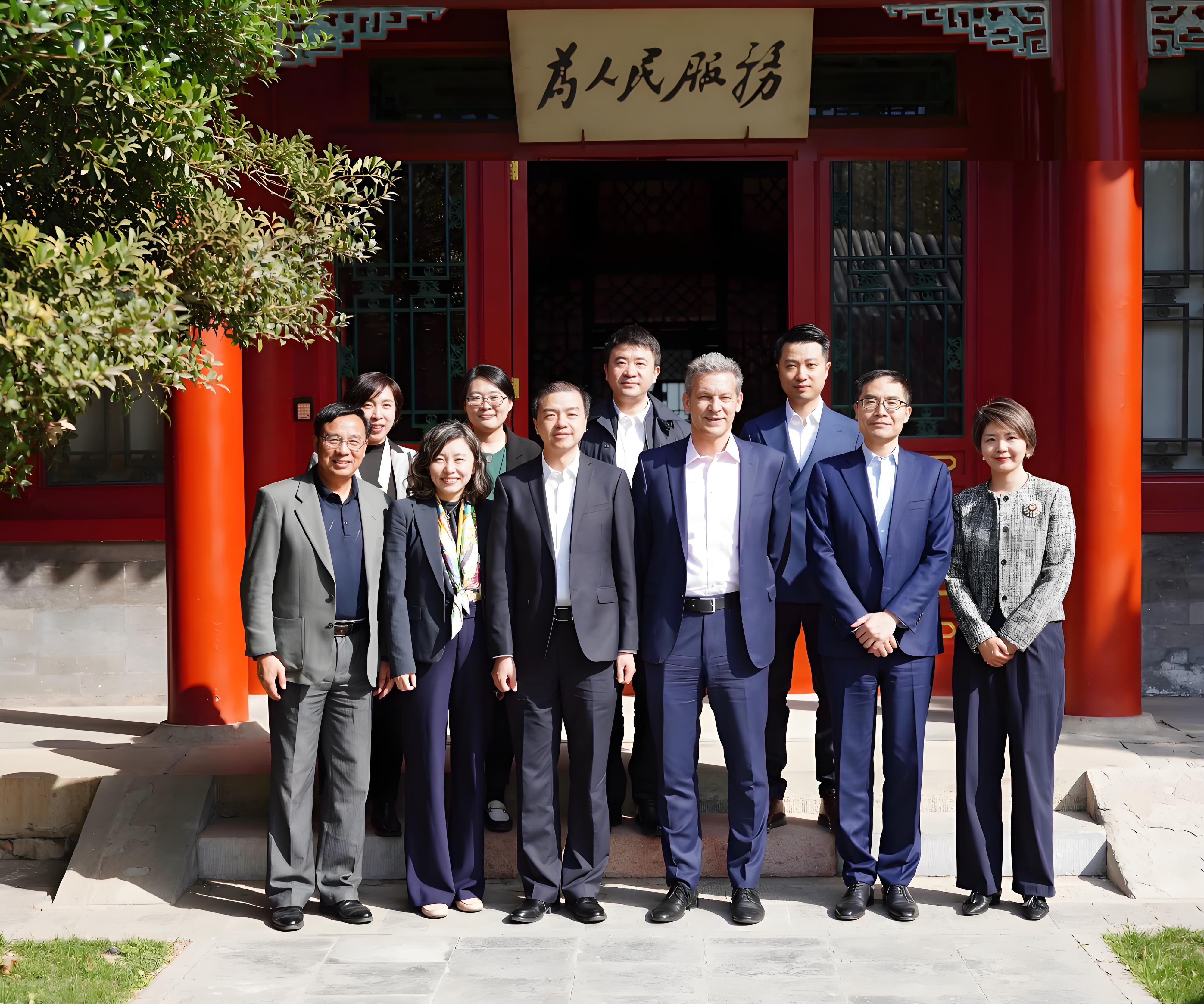 20250403-索诺瓦集团首席执行官一行到访99久久久久久久无码|99精品久久99久久久久|亚洲国产成人精品无码一区二区|99久久久无码国产精品免费人妻-孙力扬-向波涛（前排左三）与安特·凯多斯基（前排右三）及双方团队合影.jpg