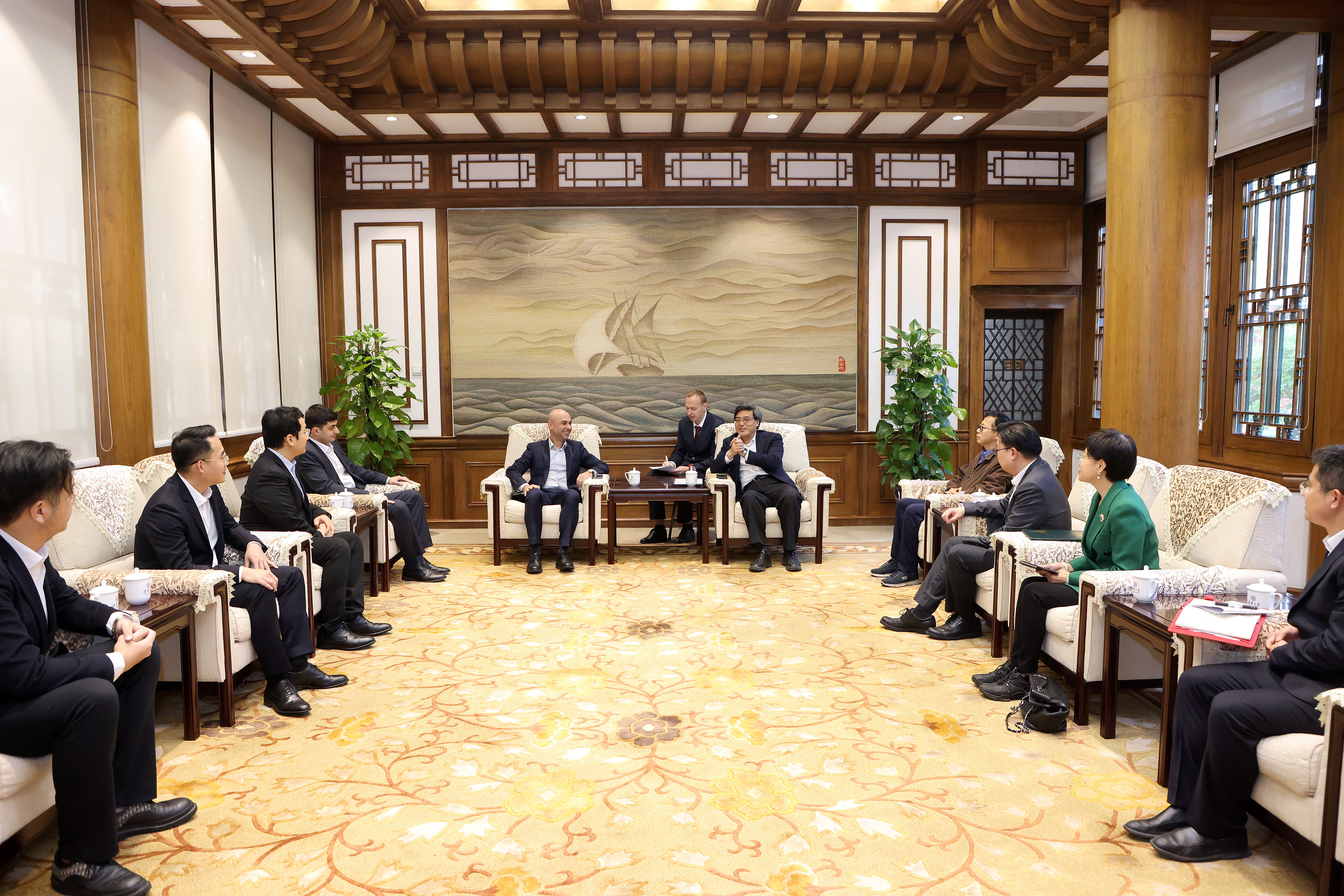 20251113-姜培学会见莫斯科国立大学副校长马泽毅-供图-会见现场.JPG.jpg