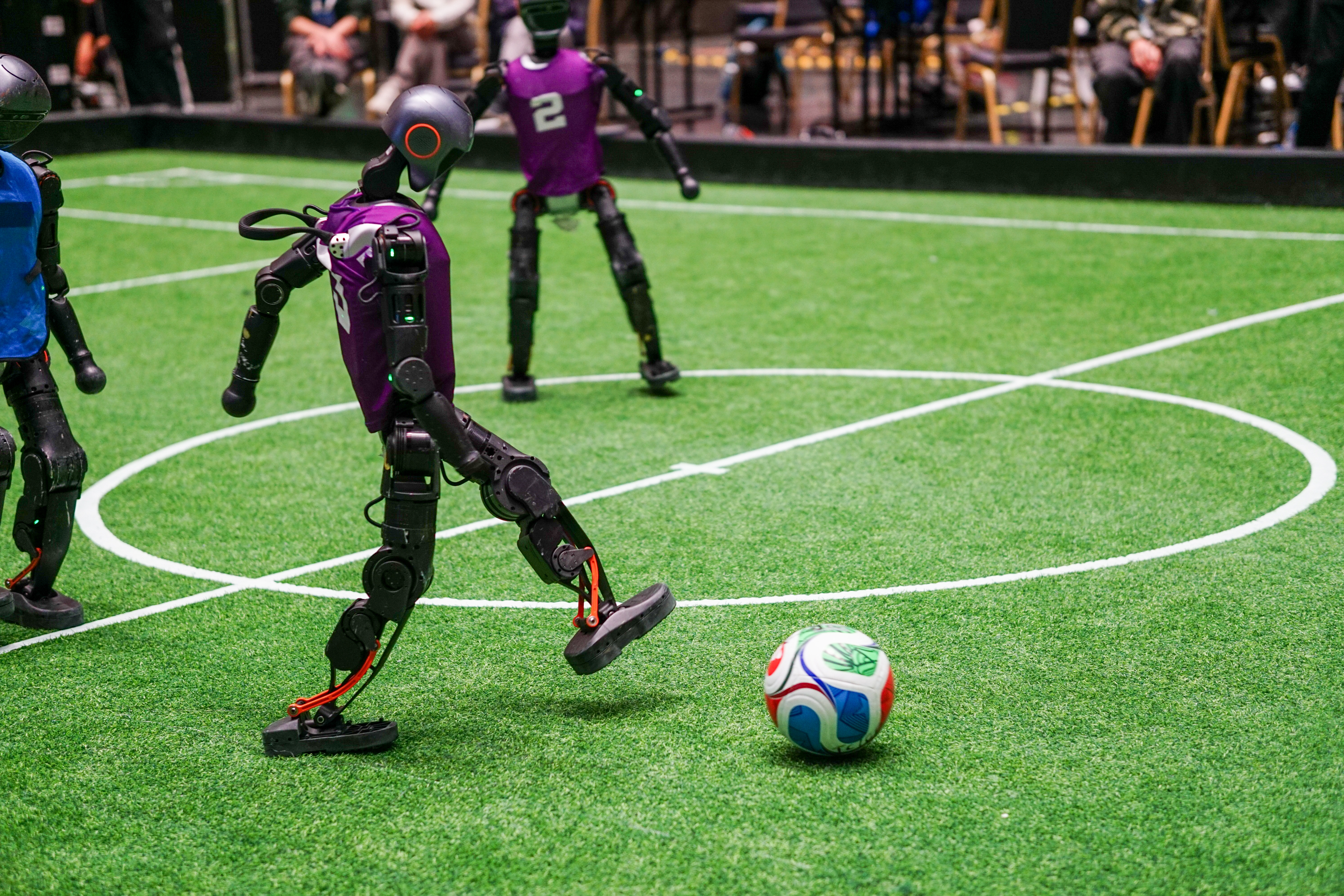 20260504-清华火神队荣获2026中国机器人大赛暨 RoboCup机器人世界杯中国赛类人组Large Size冠军-自动化系-清华火神队颁奖现场2.jpg